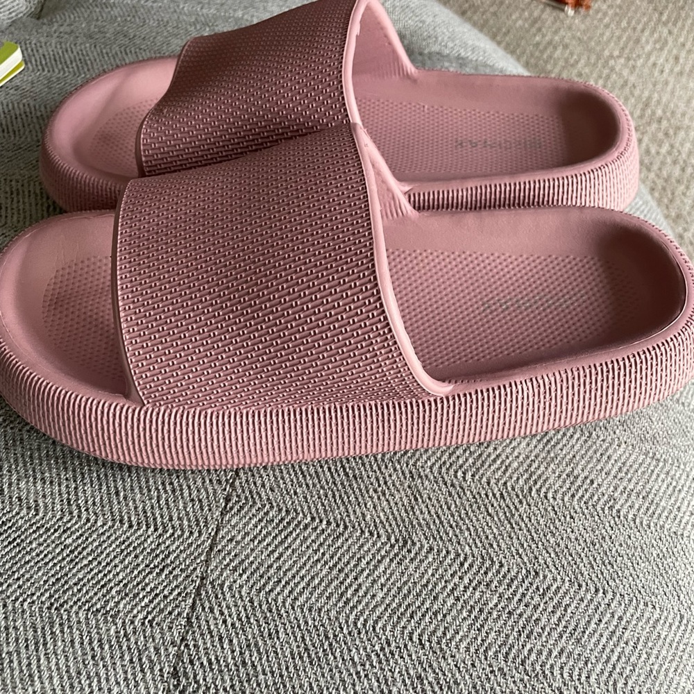 Bronax pink Cloud Cushioned Thick Sole Slip-On Slide Sandals NWOT